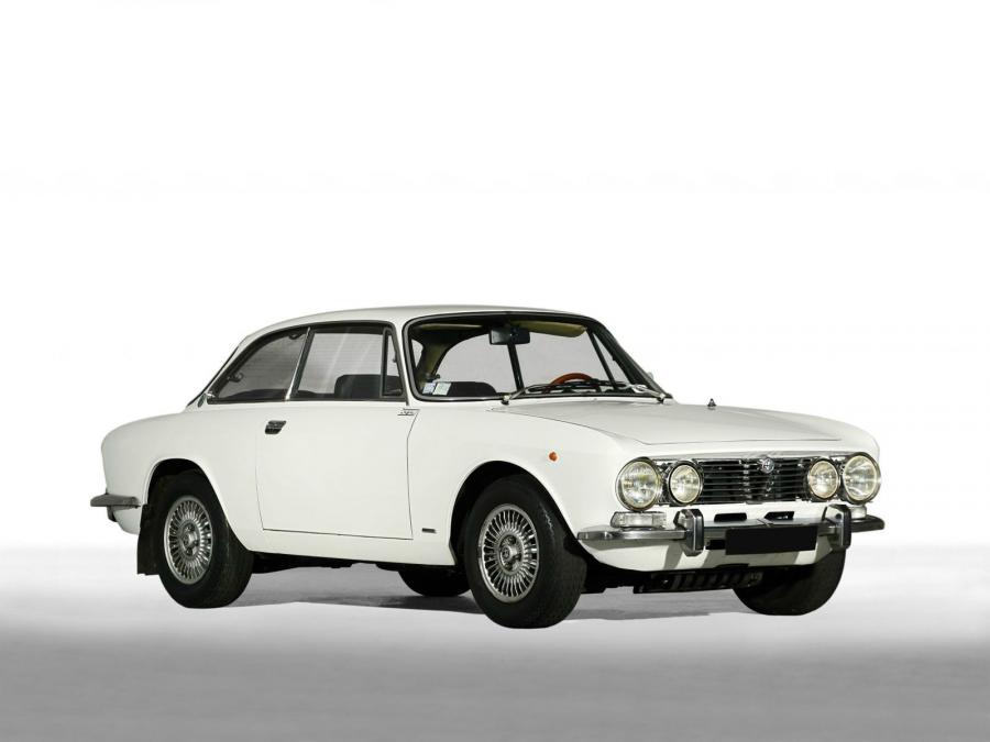  Alfa Romeo 2000 GT Veloce (105) 1971 года  (фото 6 из 10)